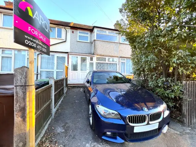 28 Oval Road North Dagenham RM10 9EL